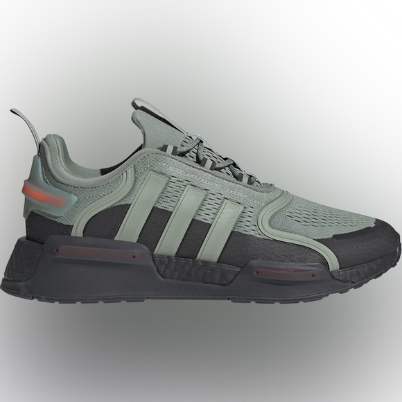 Adidas NMD_V3 'Silver Green Carbon' size 9 NWT! - Picture 1 of 5